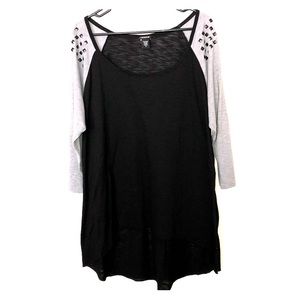 Torrid size 2 black and grey quarter sleeve blouse